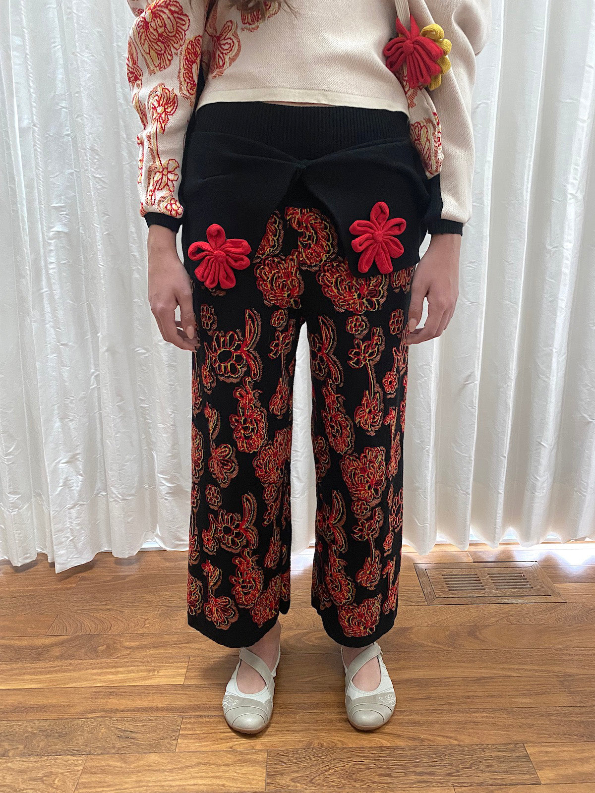 Wide satin trousers - Black/Floral - Ladies | H&M IN
